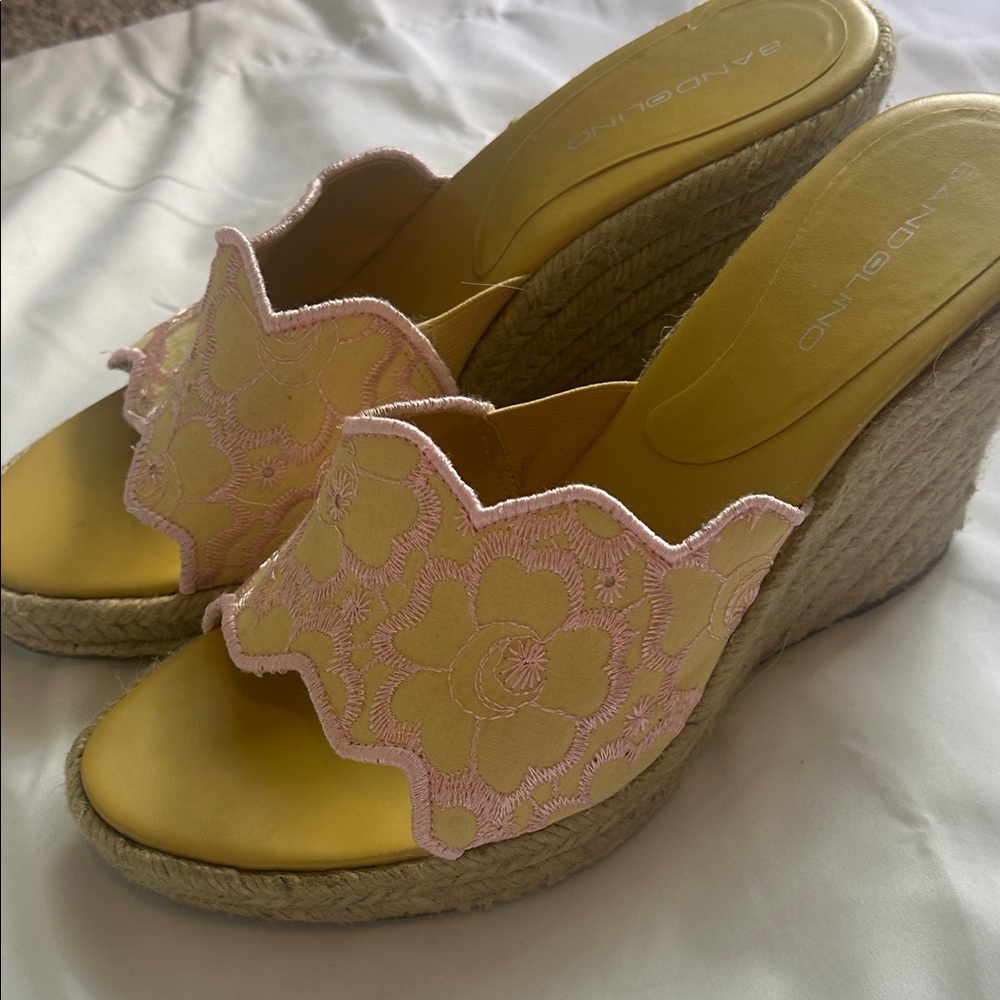 Bandolino Floral Yellow and Pink Wedges